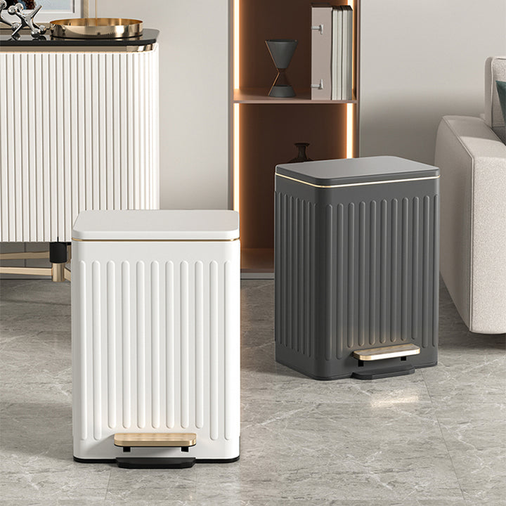 【ゴミ箱】ペダル付き スタイリッシュ