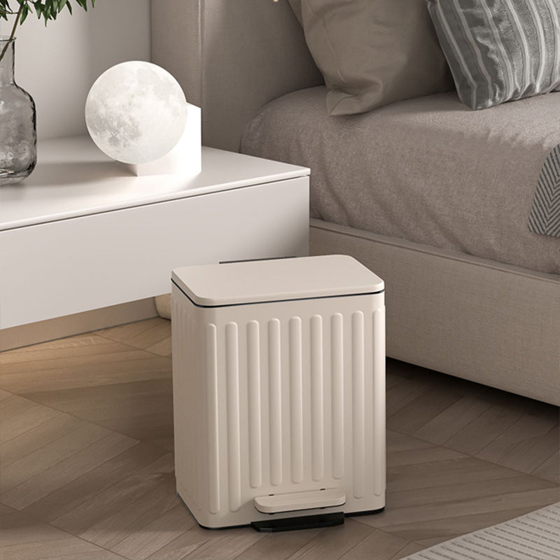 【ゴミ箱】ペダル付き スタイリッシュ