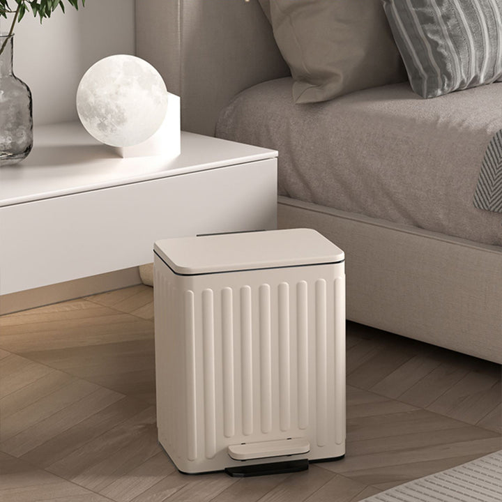 【ゴミ箱】ペダル付き スタイリッシュ