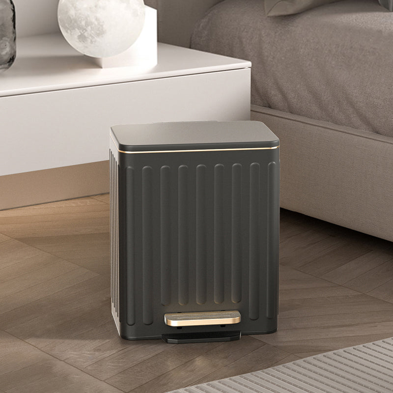 【ゴミ箱】ペダル付き スタイリッシュ