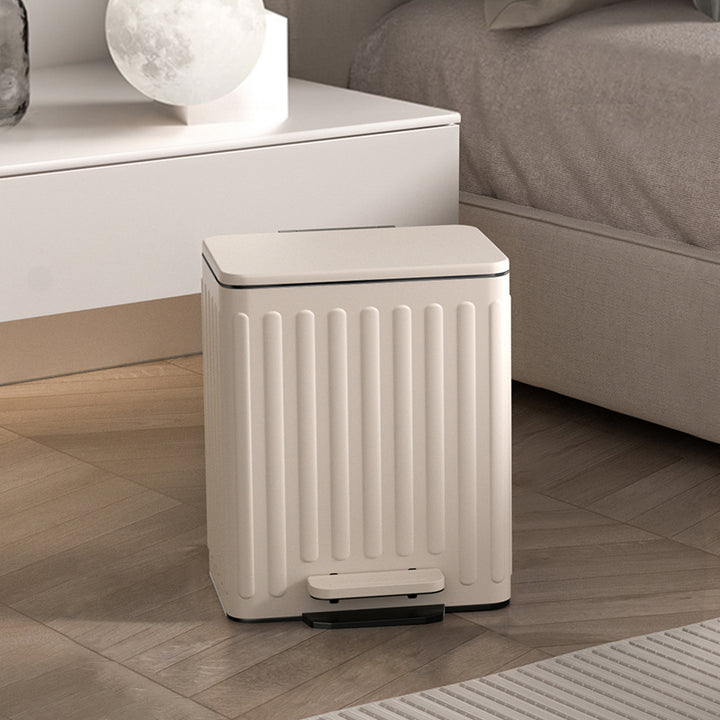 【ゴミ箱】ペダル付き スタイリッシュ