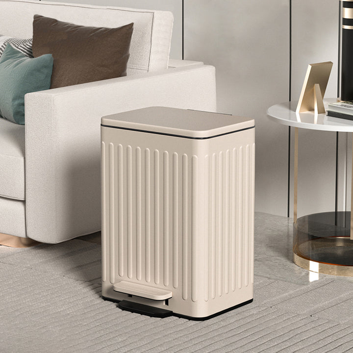 【ゴミ箱】ペダル付き スタイリッシュ