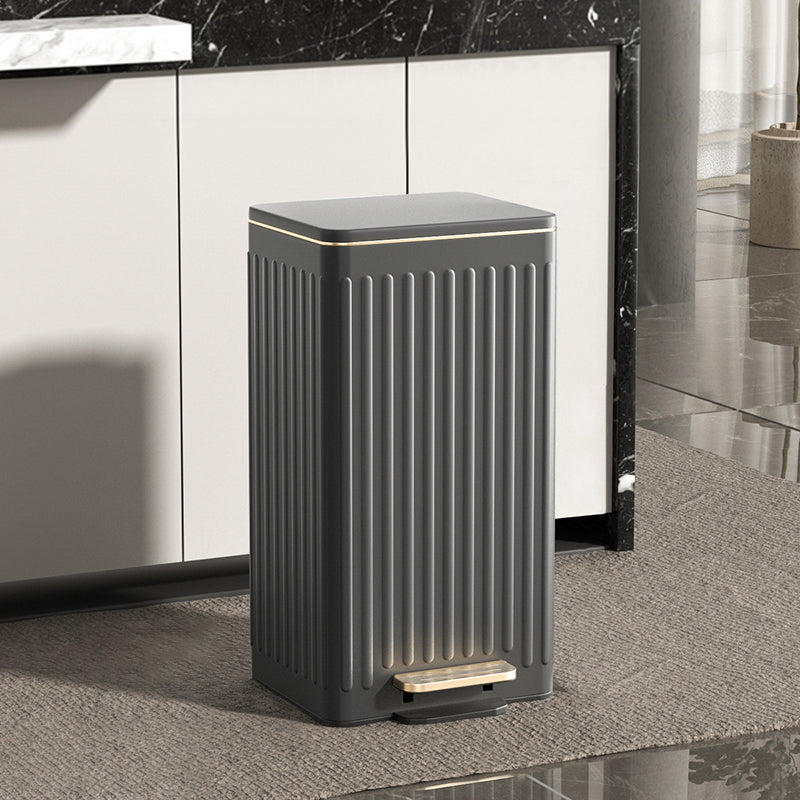【ゴミ箱】ペダル付き スタイリッシュ