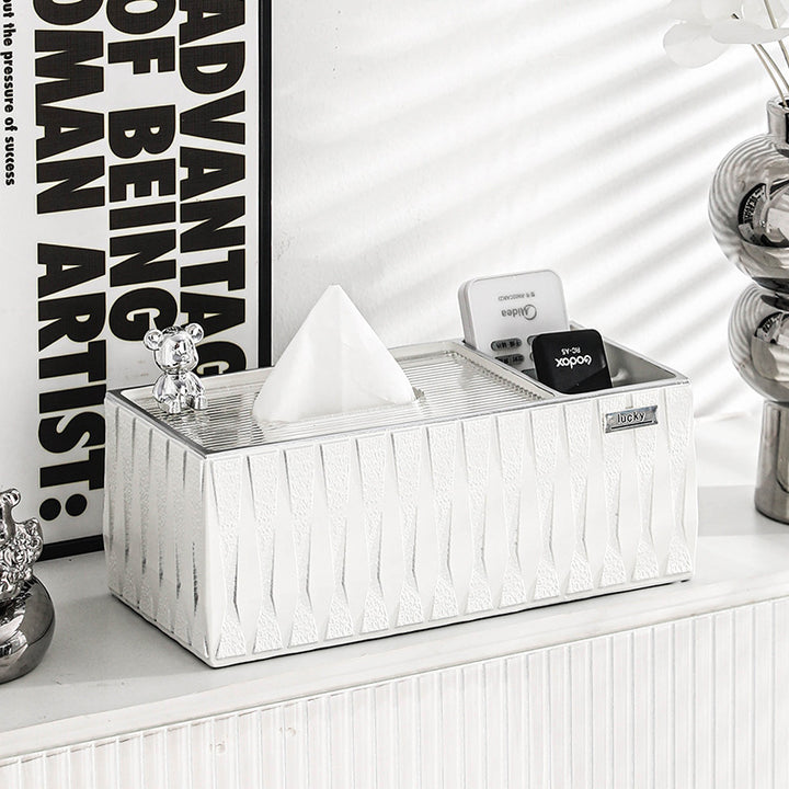 【ティッシュケース】高級感 シンプルホワイト クマちゃん付き