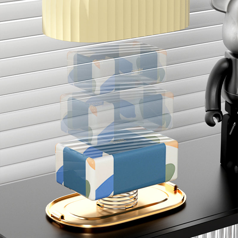 【ティッシュケース】 かわいいクリーム風 スプリング付き