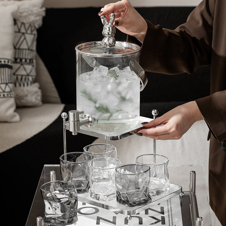 【コーヒーカップ・ティーカップ】おしゃれ 兎の一休み