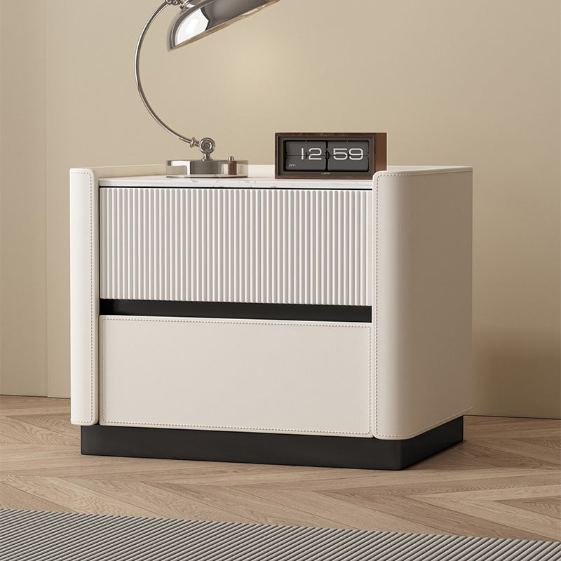 【ナイトテーブル】リブデザイン 上品 静かな佇まい