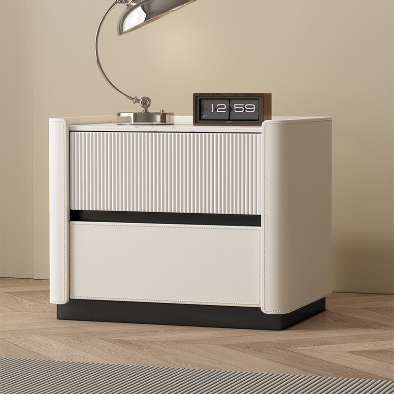 【ナイトテーブル】リブデザイン 上品 静かな佇まい