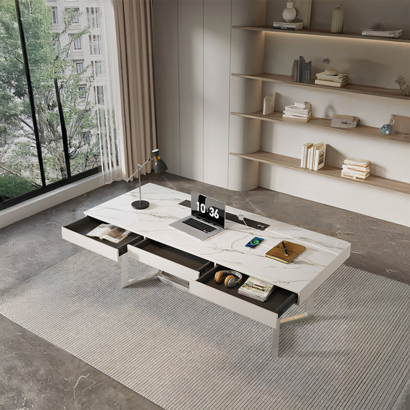 【デスク】クリームトーン 洗練 清潔感