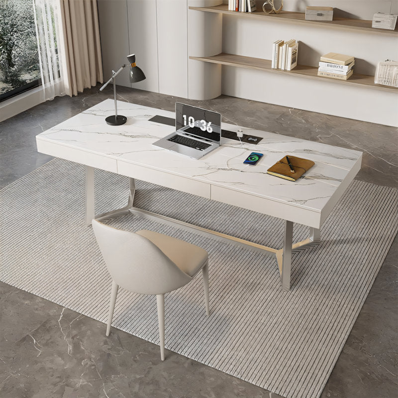 【デスク】クリームトーン 洗練 清潔感