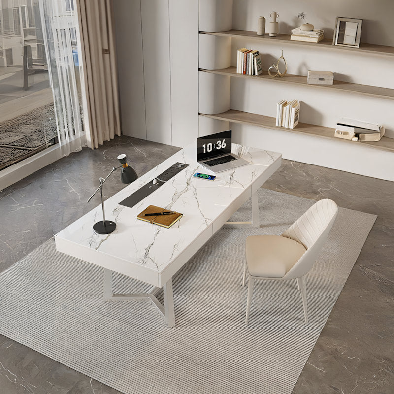 【デスク】クリームトーン 洗練 清潔感