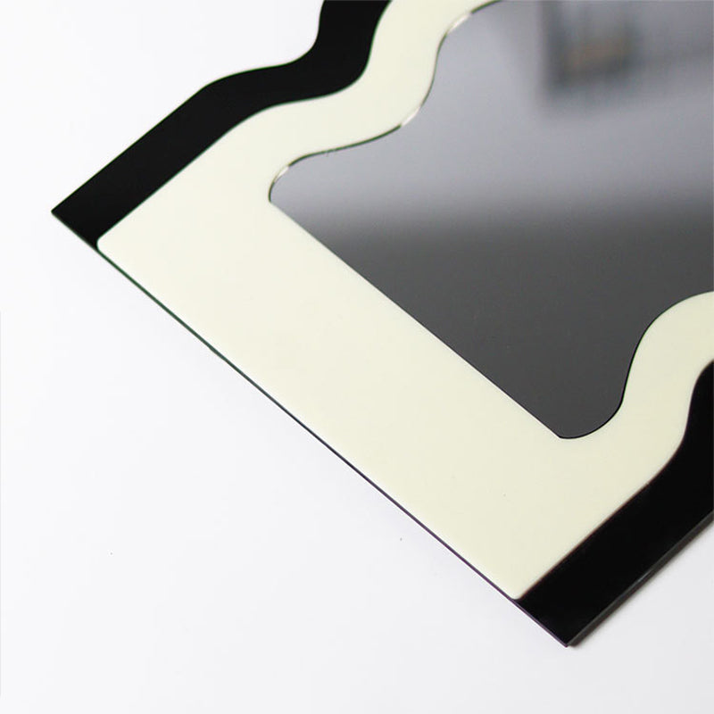 くまモン　ブラックミラーでめちゃ◯Mirror Desi mirror-wall-mirror-and-