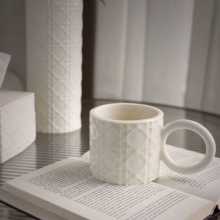 【コーヒーカップ・ティーカップ】レリーフ装飾 セラミック 0.35L大容量