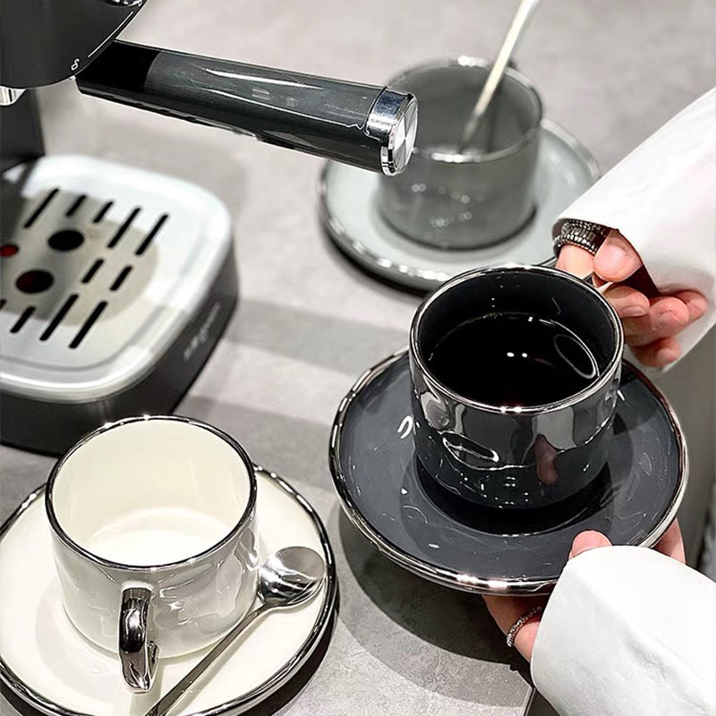 【コーヒーカップ・ティーカップ】光沢感 セラミック 上品