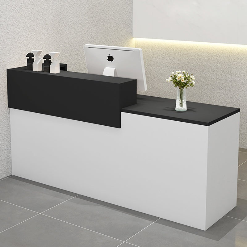 縦にも横にも設置可能♪エレガントでゴージャスなゴールドの壁掛け