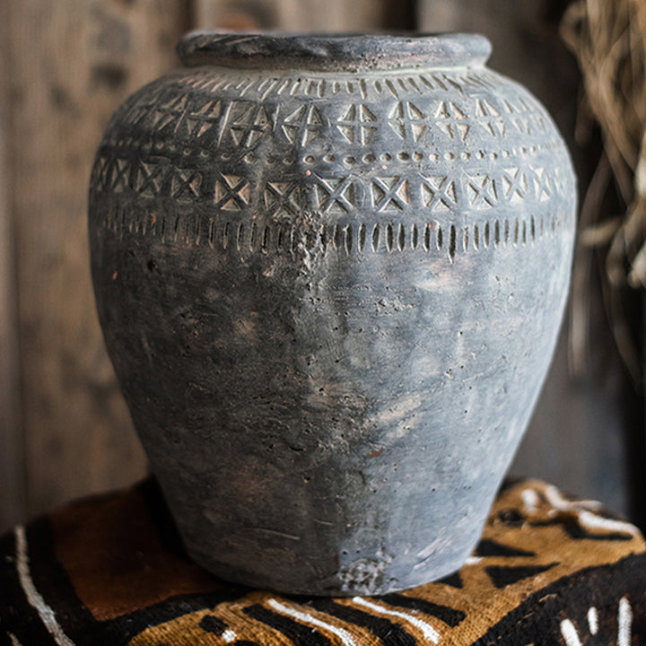 【花瓶】アフリカ風 花瓶 シンプル 質感 ビンテージ 花器  フラワーベース 道具 置物 レトロ 古い インスタ映え